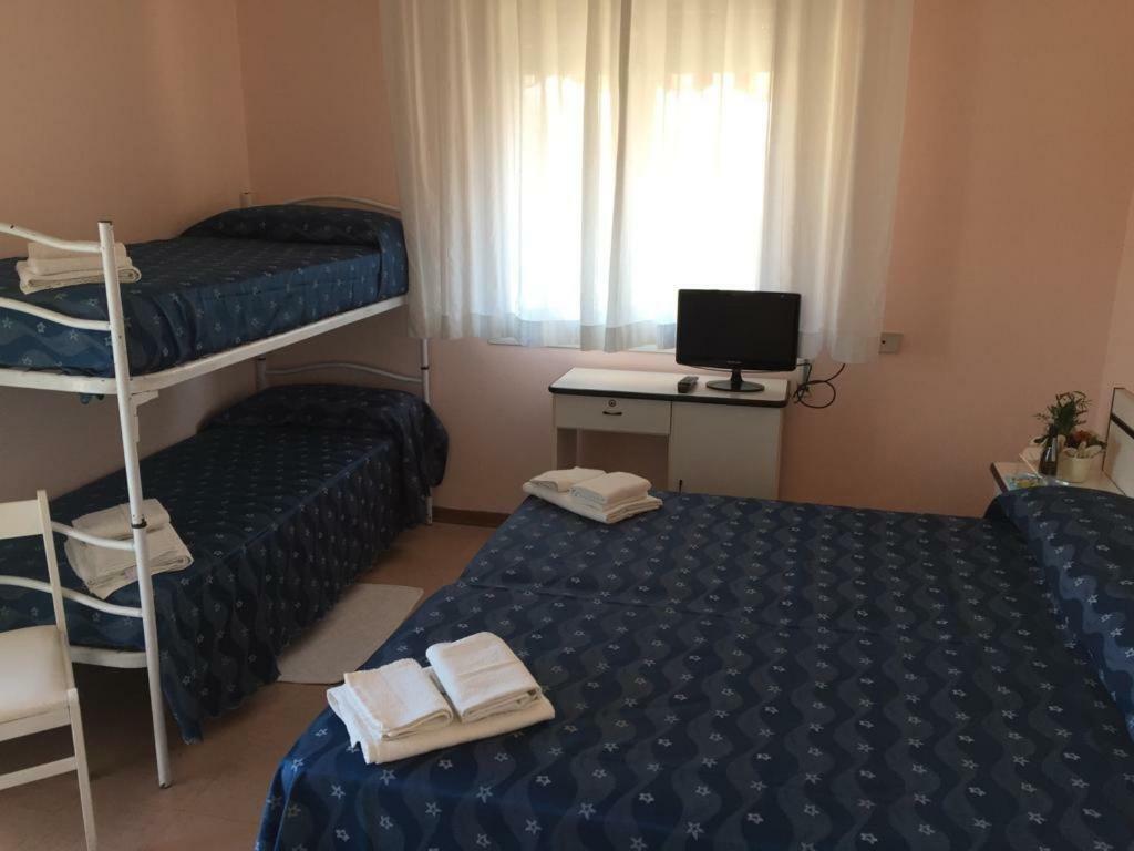 Hotel Ville De Paris Riccione Kültér fotó