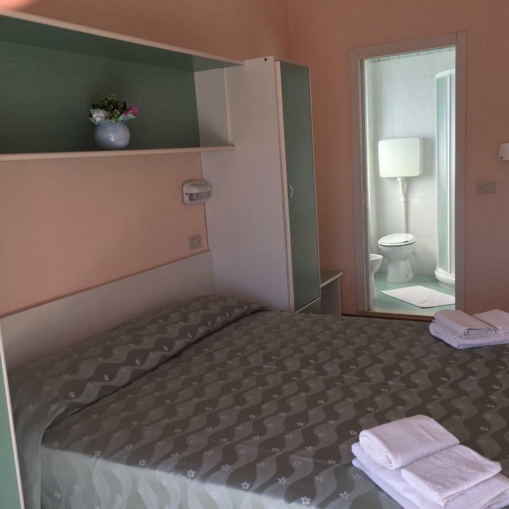 Hotel Ville De Paris Riccione Kültér fotó
