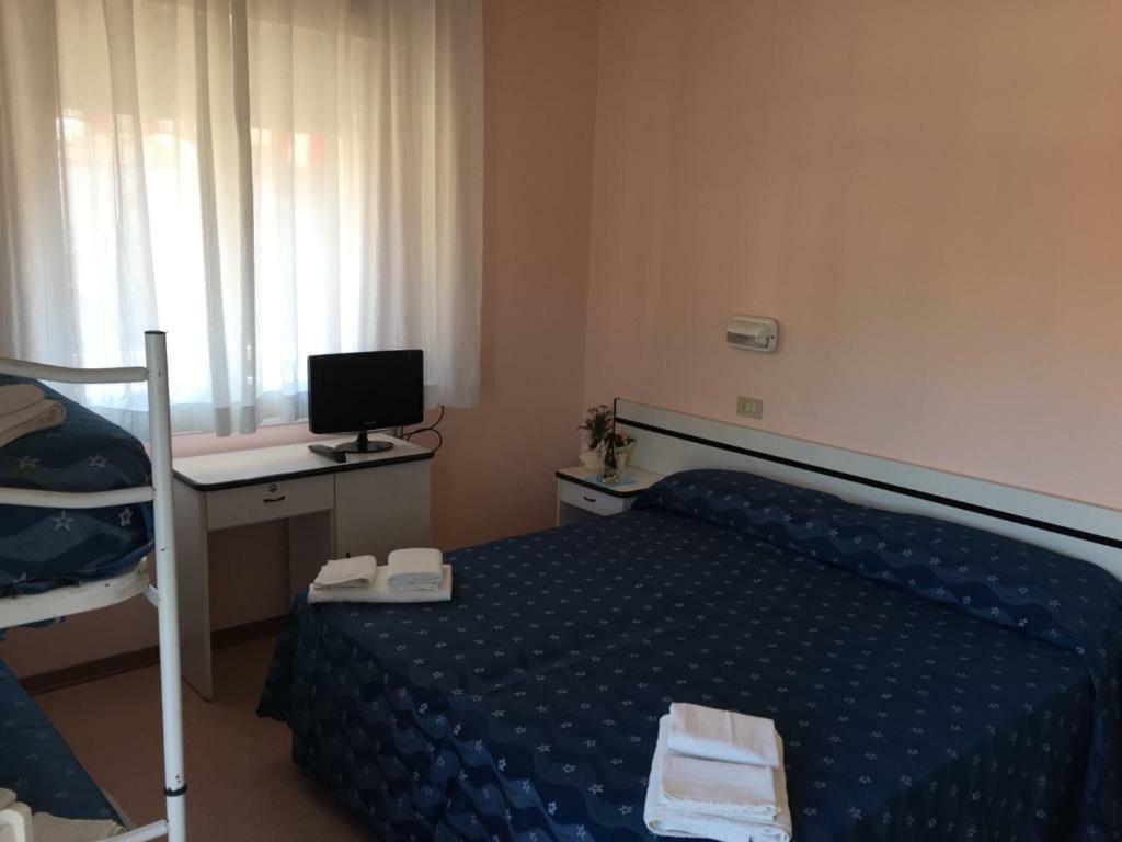 Hotel Ville De Paris Riccione Kültér fotó