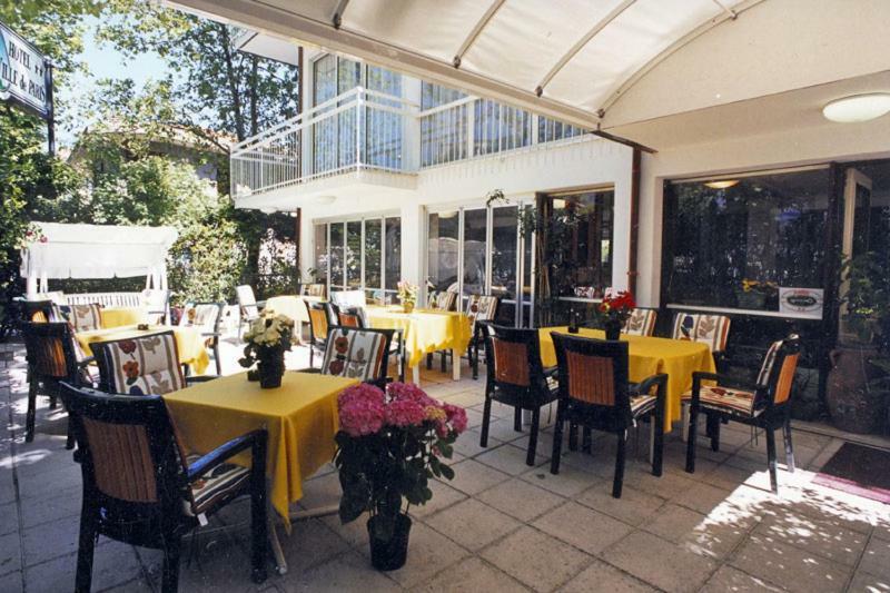 Hotel Ville De Paris Riccione Kültér fotó