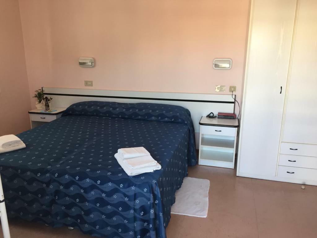 Hotel Ville De Paris Riccione Kültér fotó