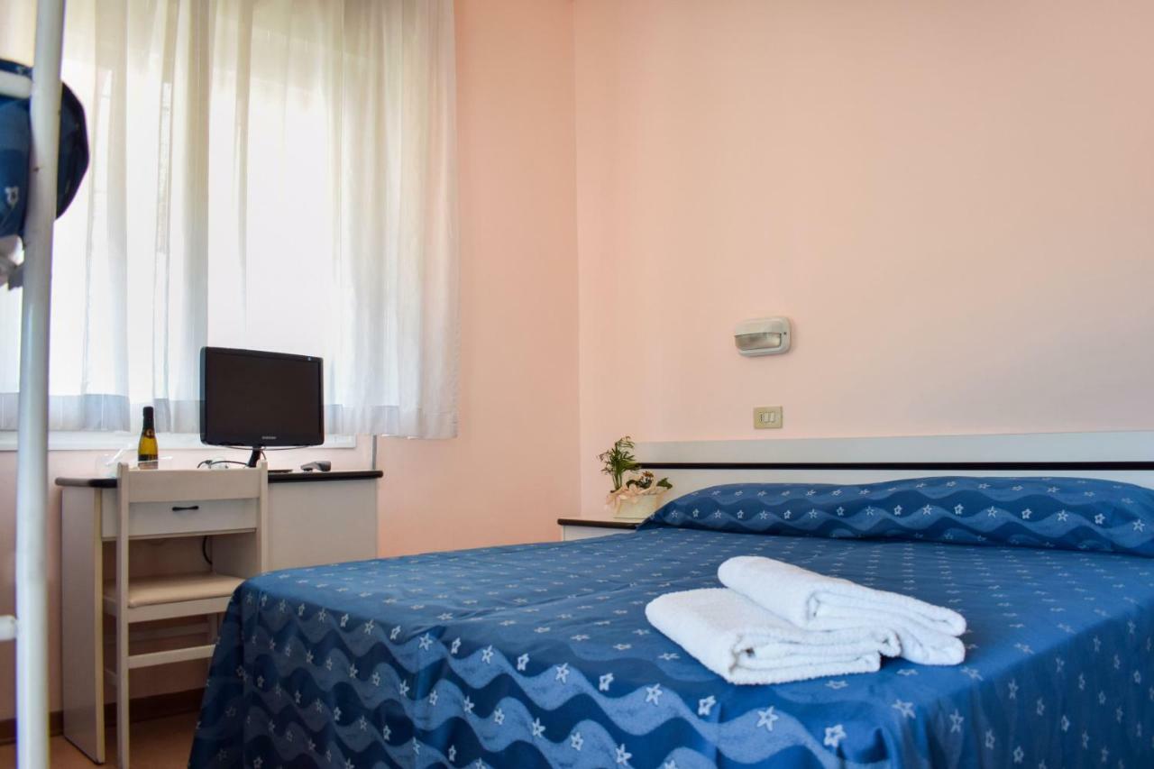 Hotel Ville De Paris Riccione Kültér fotó