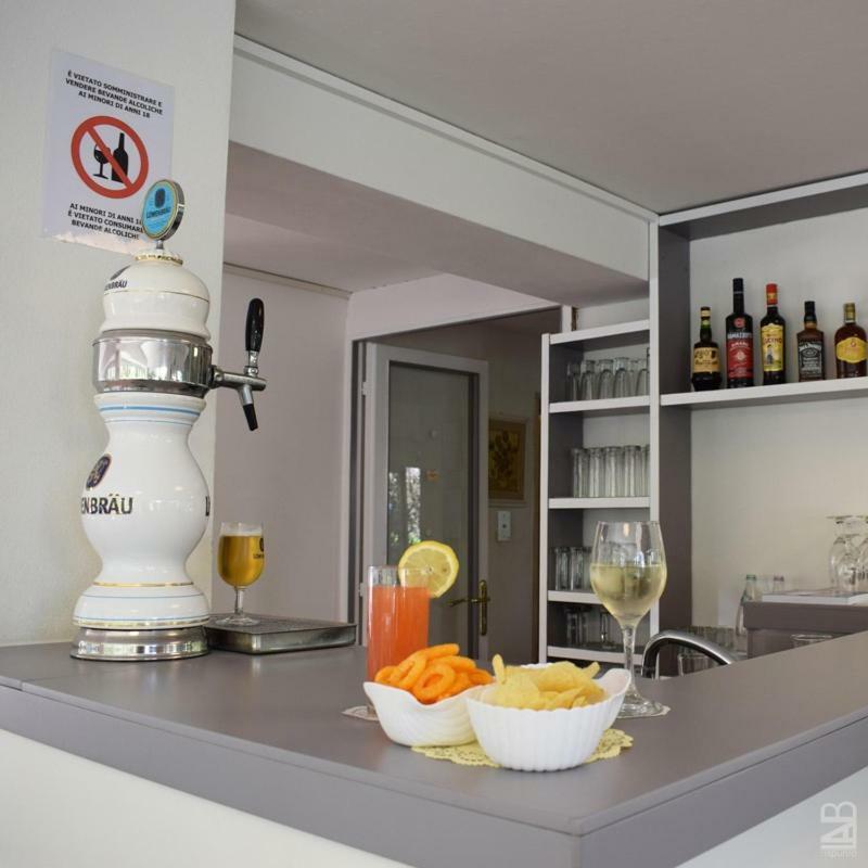 Hotel Ville De Paris Riccione Kültér fotó
